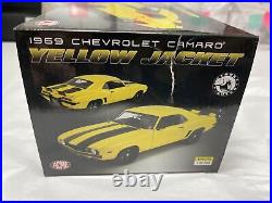 1/18 ACME 1969 Chevrolet Camaro Z28 SF Yellow Jacket A1805719 Dented Box