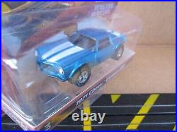 Auto World 1970 Chevy CAMARO Z28 BLUE WHiTE STRiPES Rel 26 XTRACTION SC341 MOC